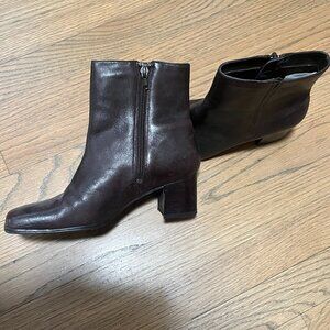 Dark Brown Women's 7.5 Hush Puppies Ankle Bootie